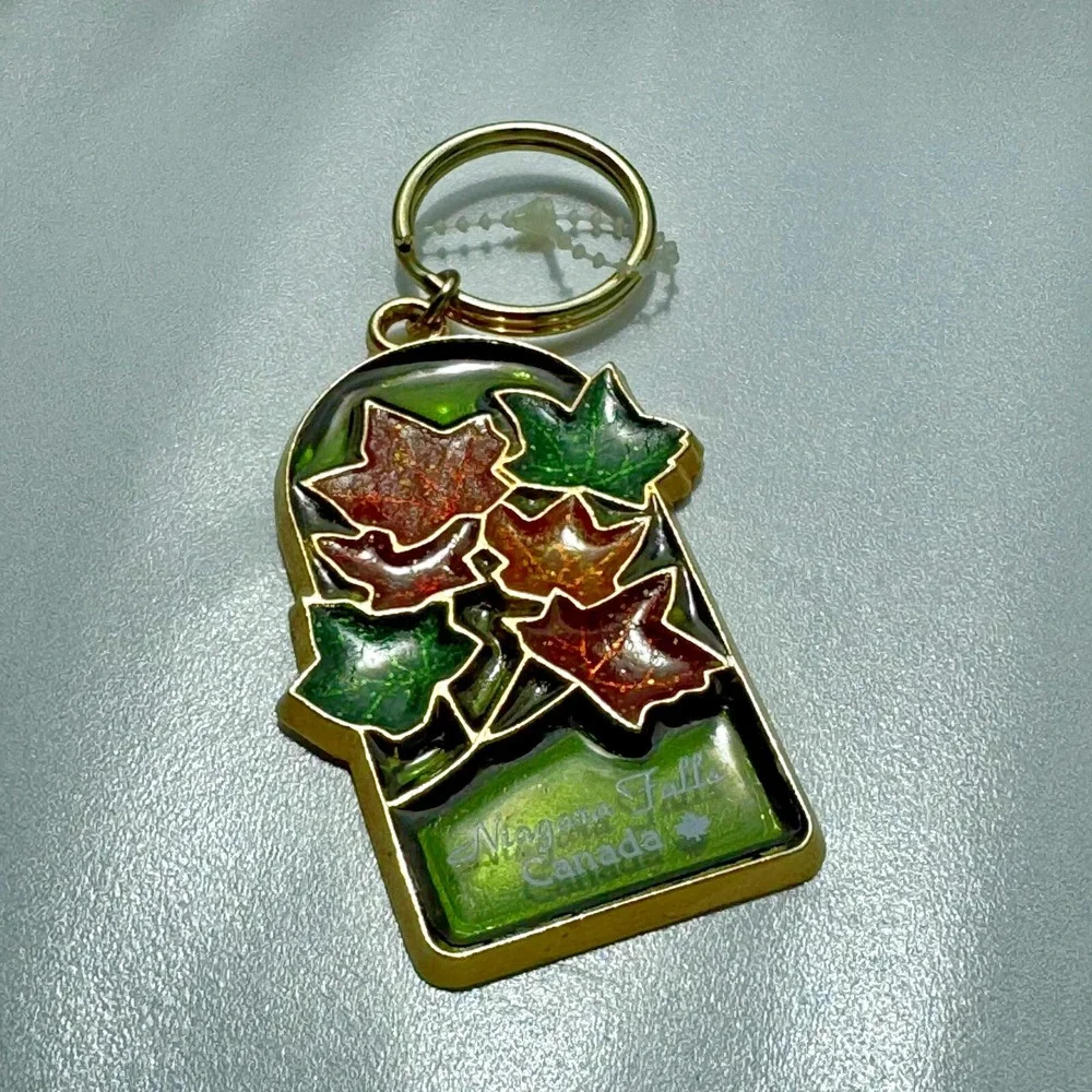Niagara Falls Canada Leaf Keychain Key‎ Ring